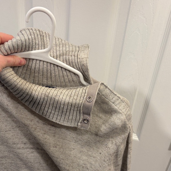 GAP Ribbed Knit Sweater in Gray - Picture 5 of 7